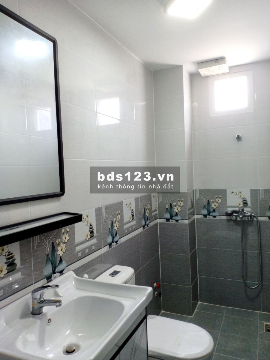 Bán Nhà 1 trệt 3 lầu sân thượng 7PN, 4WC, hẻm xe hơi 186 Bình Thới, Quận 11, gần vòng xoay Lê Đại Hành