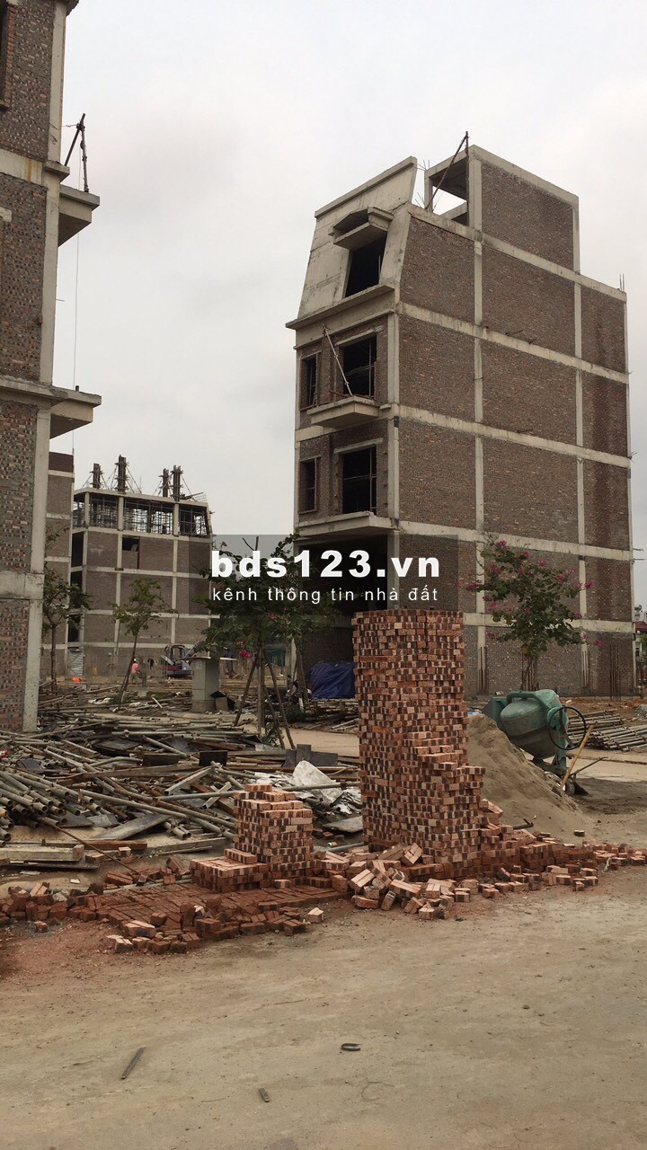 Chỉ 3.2Tỷ/Lô Liền Kề Đã Xây Thô - Dự Án Happy Land 1/5 thị trấn Đông Anh - Mặt đường Quốc Lộ 3 - Đã có sổ đỏ
