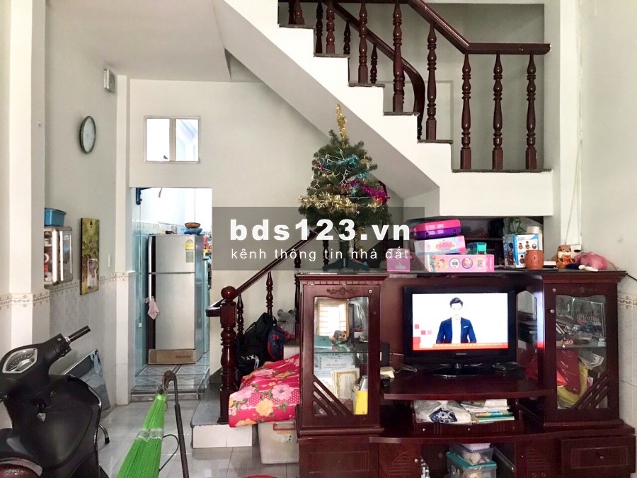 Chính chủ Cần tiền bán gấp nhà 2 lầu sân thượng hẻm Ông Ích Khiêm, Quận 11. gần vòng xoay Lê Đại Hành