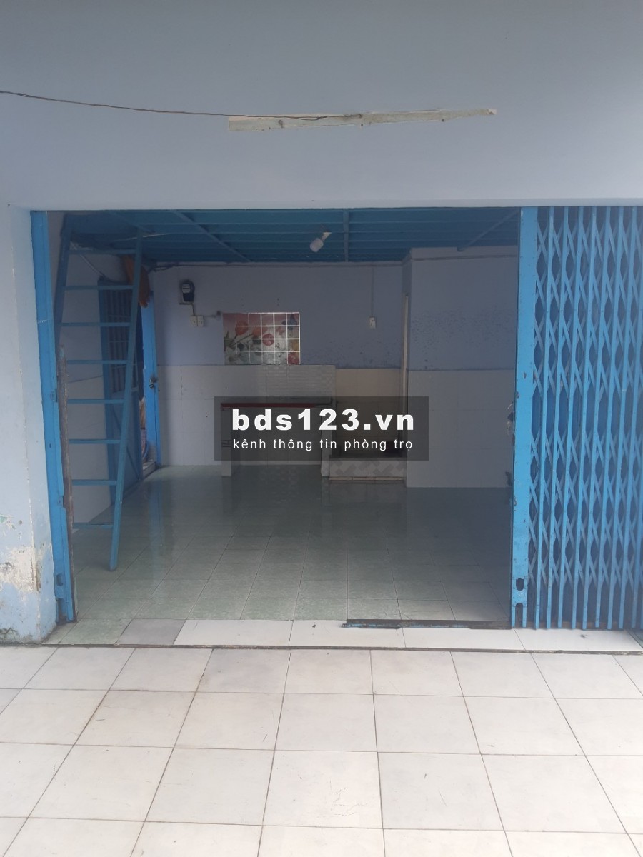 Phòng có thể vừa ở vừa buôn bán,nhà dạng kiot bán hàng, 1 trệt 1 lầu, đường oto 4tr/tháng