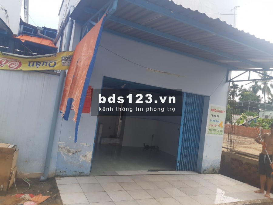 Phòng có thể vừa ở vừa buôn bán,nhà dạng kiot bán hàng, 1 trệt 1 lầu, đường oto 4tr/tháng