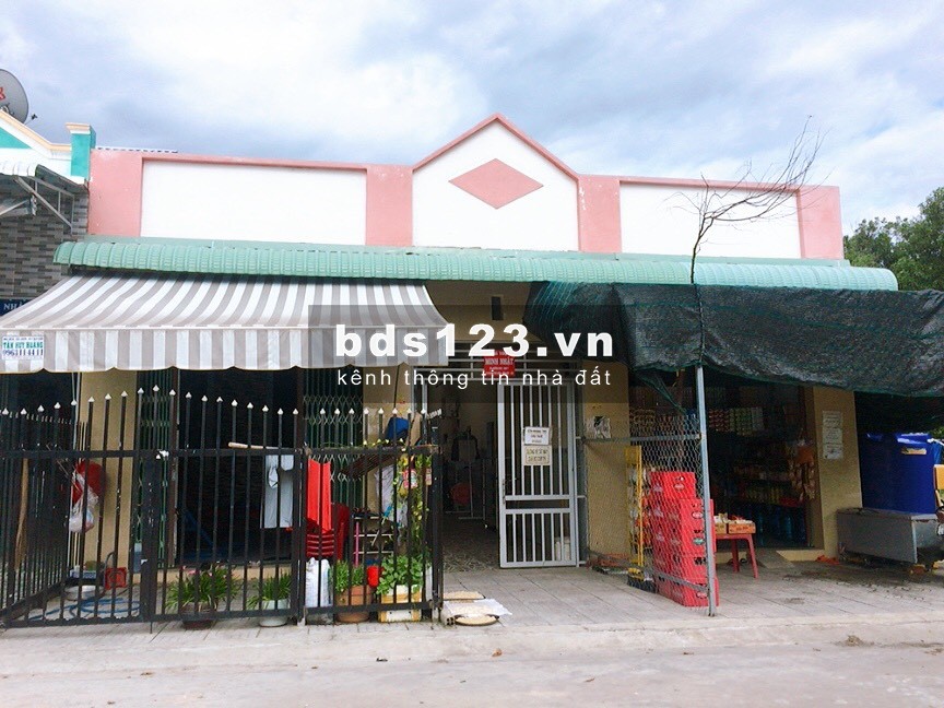 Bán dãy trọ 300m2 mặt tiền KCN Nhật - Hàn Bình Dương, thu nhập 15tr/tháng, sổ hồng riêng