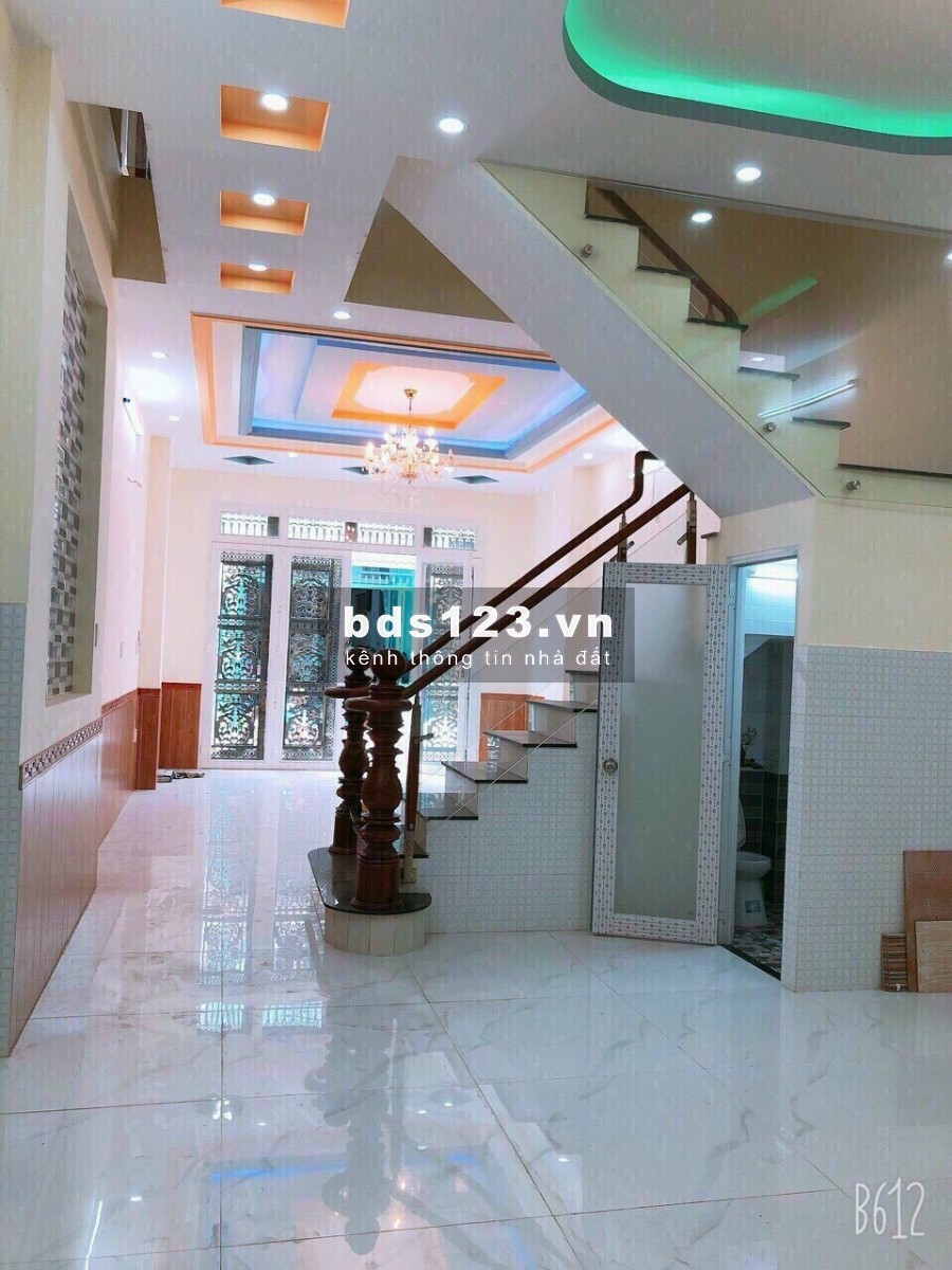 Bán gấp nhà 1 lầu DTSD 90m2, 2PN.giáp QL1- Bình Tân giá 1,927 tỷ
