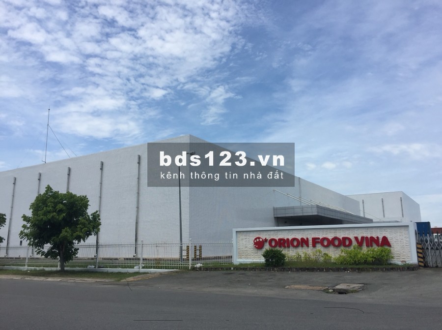 14 phòng và 2 ki ốt, đang cho thuê kín có thu nhập ổn định hơn 15tr/tháng.