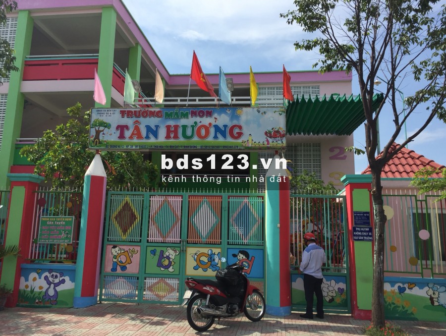 14 phòng và 2 ki ốt, đang cho thuê kín có thu nhập ổn định hơn 15tr/tháng.