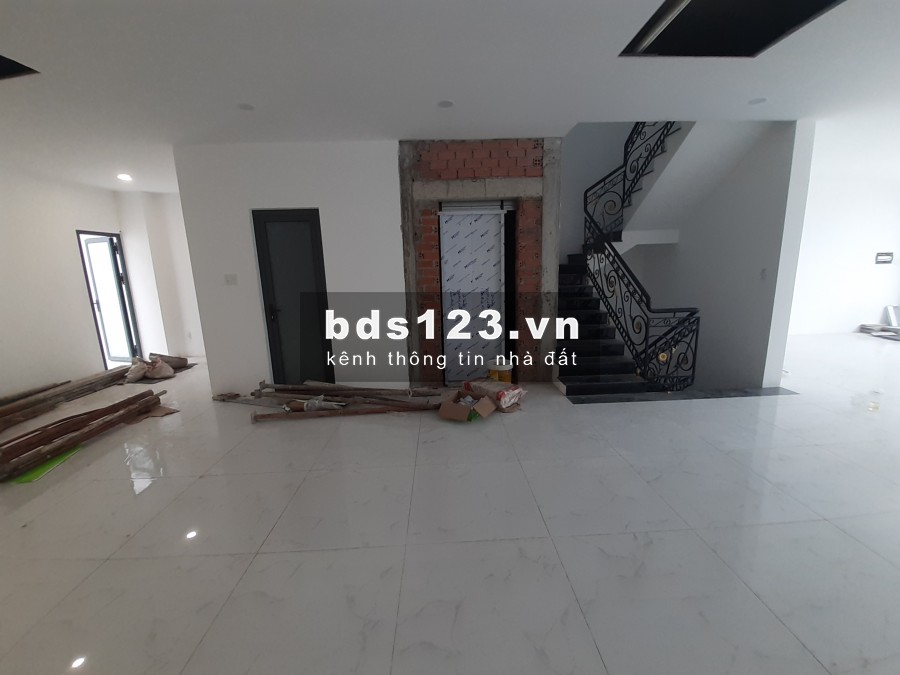 Cho thuê Building 680m2 Hầm 4 lầu sàn trống suốt Đ.34 Trần Não Bình An Quận 2 MS:671