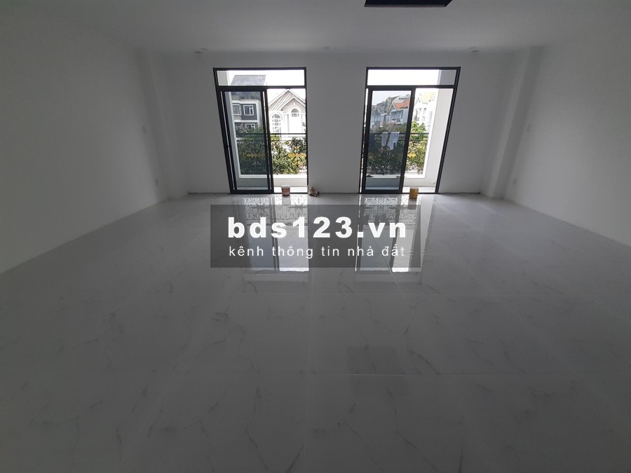 Cho thuê Building 680m2 Hầm 4 lầu sàn trống suốt Đ.34 Trần Não Bình An Quận 2 MS:671