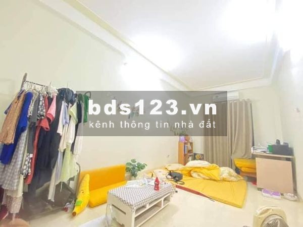 32M RA MẶT PHỐ HOÀNG MAI BA GÁC TRÁNH XE MÁY MẶT NHÀ ĐẸP Ở NGAY