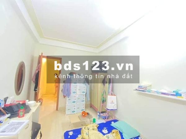 32M RA MẶT PHỐ HOÀNG MAI BA GÁC TRÁNH XE MÁY MẶT NHÀ ĐẸP Ở NGAY