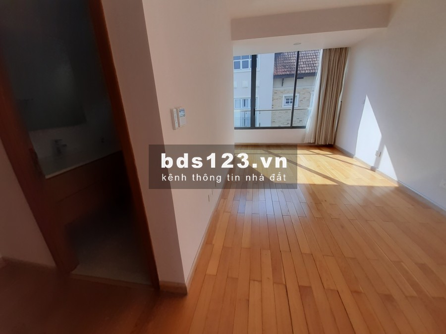Cho thuê Villa hồ bơi sân vườn 631m2 Nguyễn văn hưởng Thảo điền Quận 2 MS:411