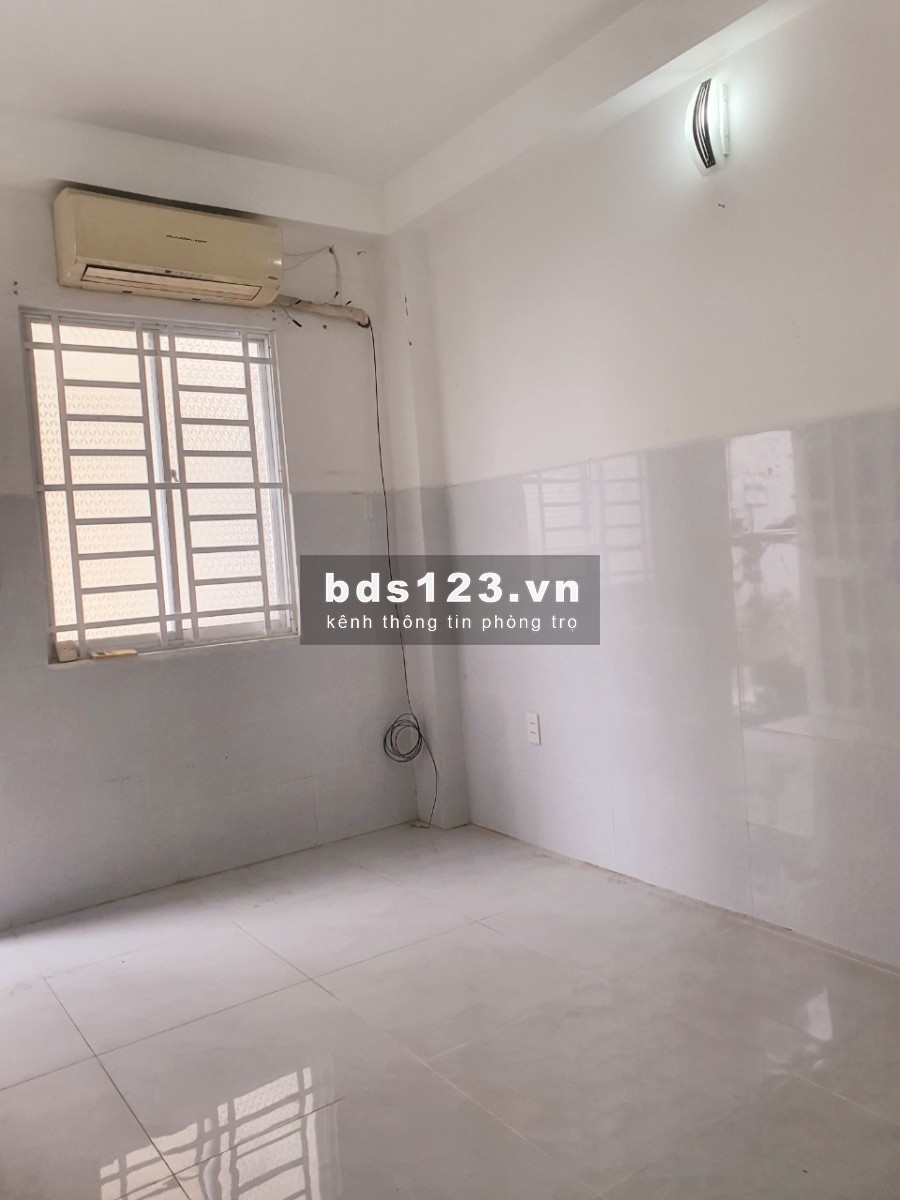 Phòng MÁY LẠNH, WC riêng, gần Pear Plaza, Hutech- 4A/95 đường D1