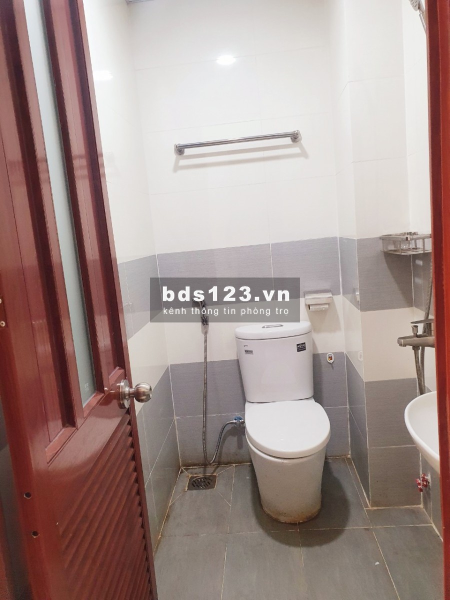 Phòng MÁY LẠNH, WC riêng, gần Pear Plaza, Hutech- 4A/95 đường D1