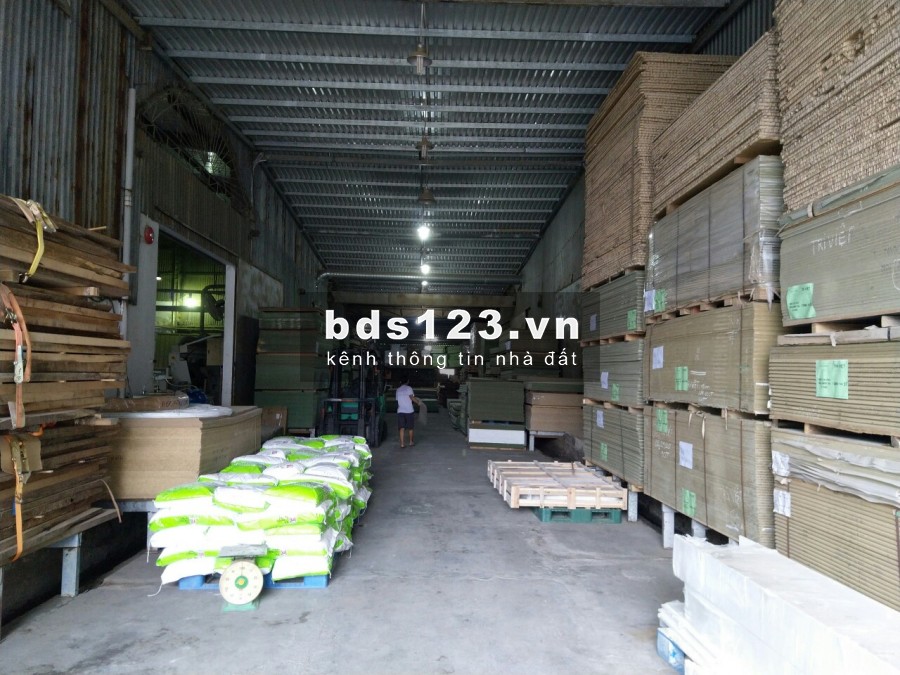 CHO THUÊ NHÀ XƯỞNG 3.000M2 CONTAINER 24H GIÁP NGUYỄN VĂN QUÁ, QL 1A