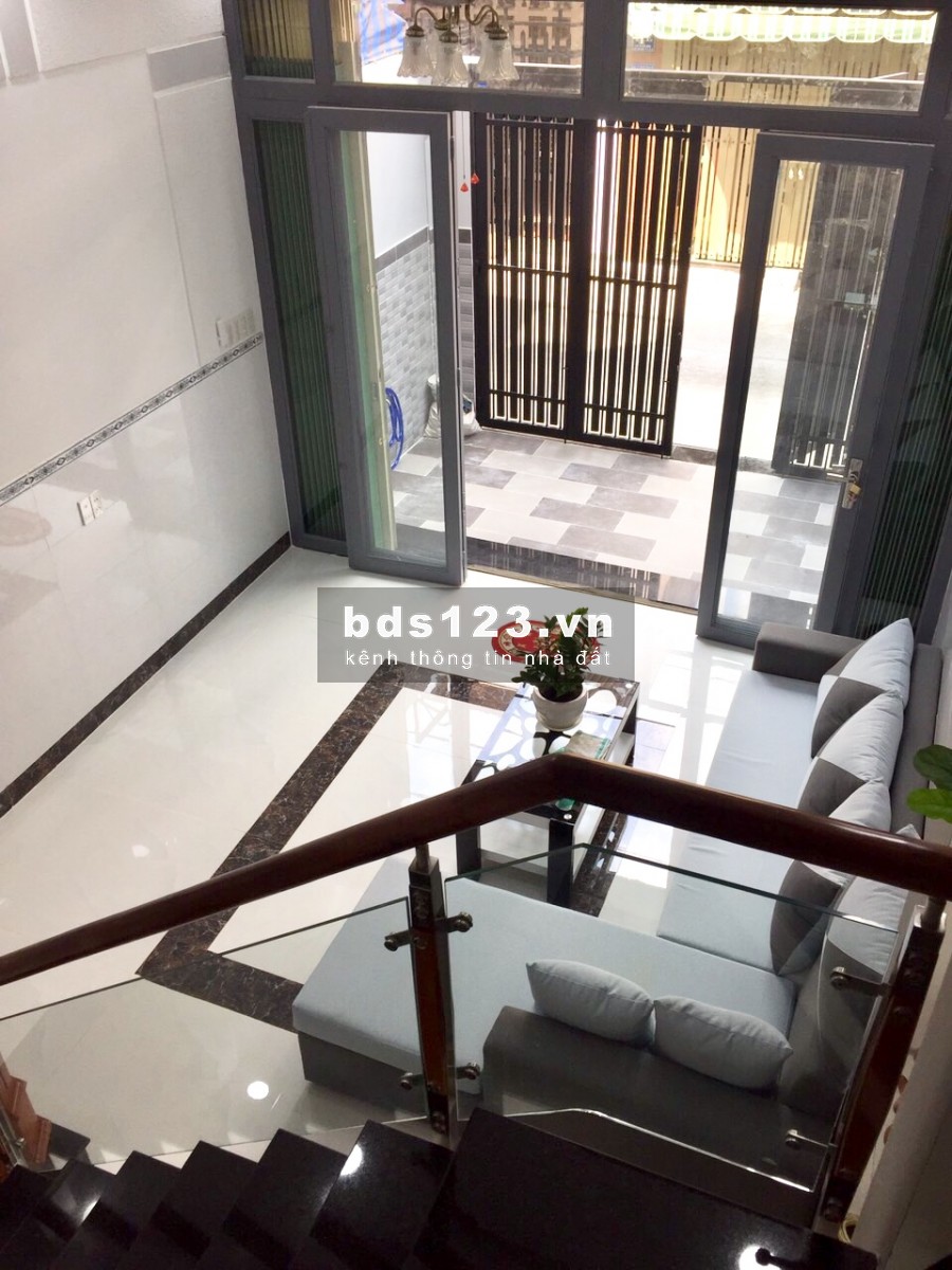 Chính chủ Bán Gấp Nhà MT khu Cư Xá Phú Bình - Lạc Long Quân, Phường 5, Quận 11, 1 trệt, 2 lầu sân thượng