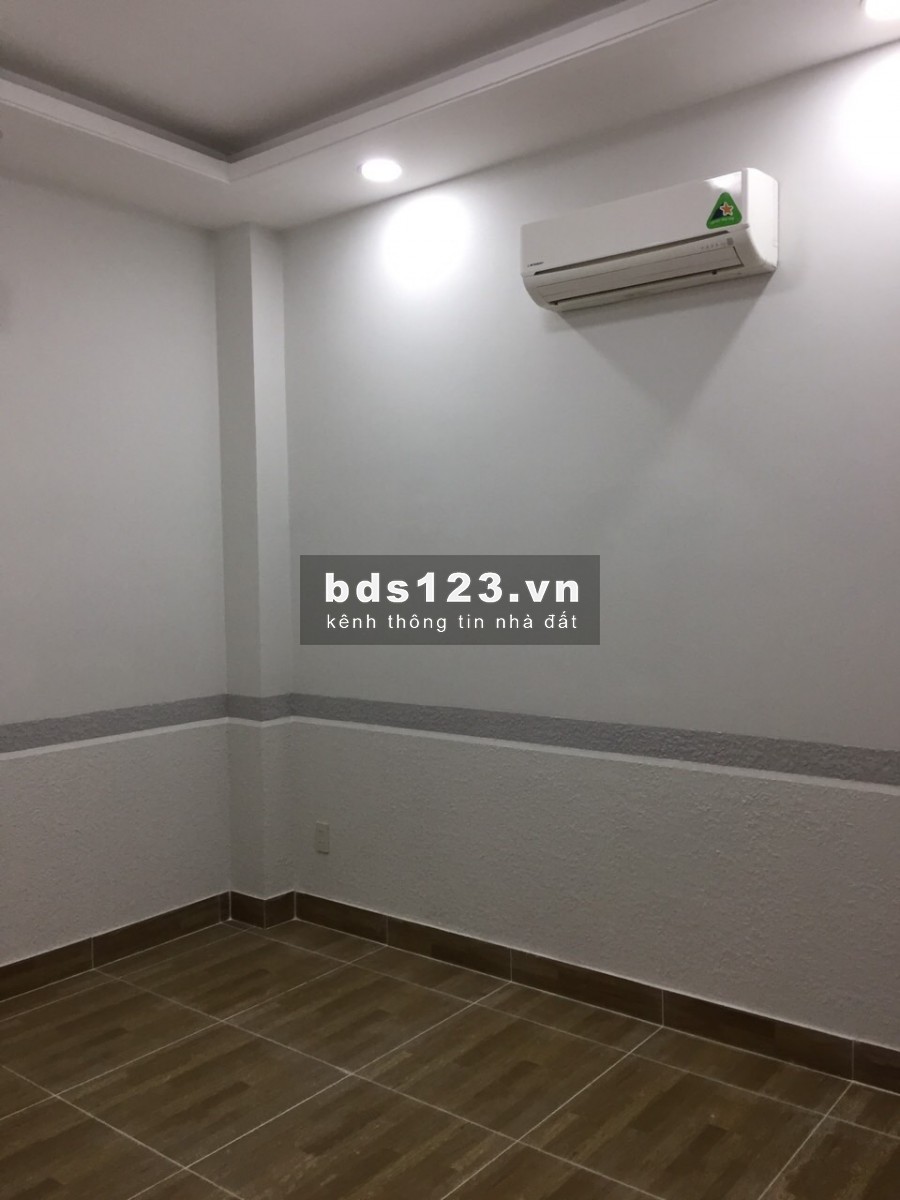 Chính chủ Bán Gấp Nhà MT khu Cư Xá Phú Bình - Lạc Long Quân, Phường 5, Quận 11, 1 trệt, 2 lầu sân thượng