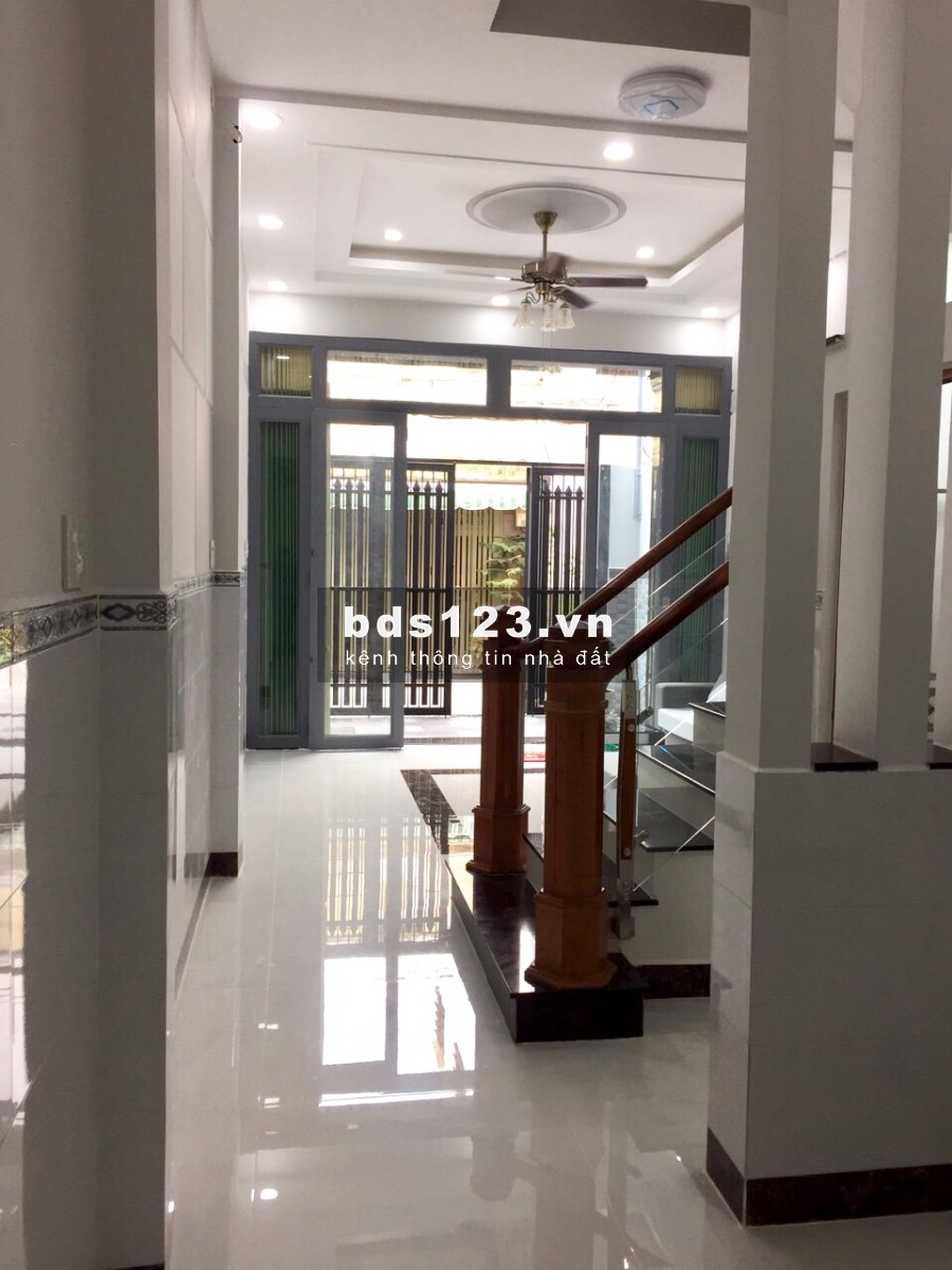 Chính chủ Bán Gấp Nhà MT khu Cư Xá Phú Bình - Lạc Long Quân, Phường 5, Quận 11, 1 trệt, 2 lầu sân thượng