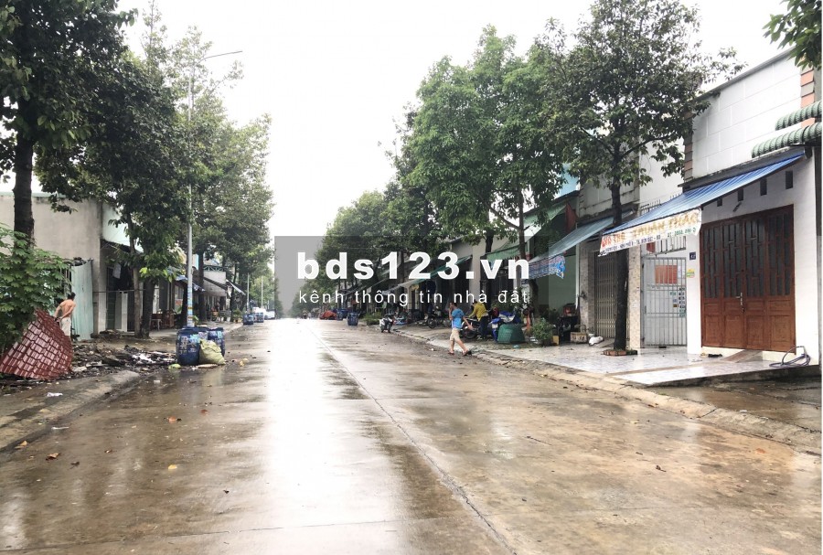 Vỡ nợ bán gấp lô đất 200m2(8x25) SHR, dân cư đông đúc