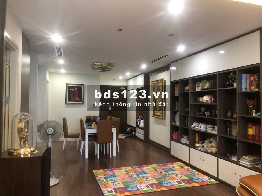 Cần bán căn hộ Đông Nam 115m 3 ngủ full đồ đẹp tại Imperia Garden 4 tỷ 0985800205