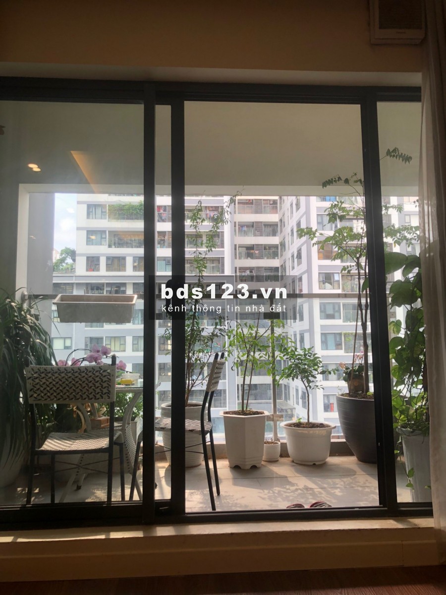 Cần bán căn hộ Đông Nam 115m 3 ngủ full đồ đẹp tại Imperia Garden 4 tỷ 0985800205