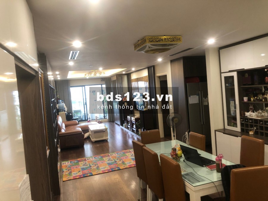 Cần bán căn hộ Đông Nam 115m 3 ngủ full đồ đẹp tại Imperia Garden 4 tỷ 0985800205