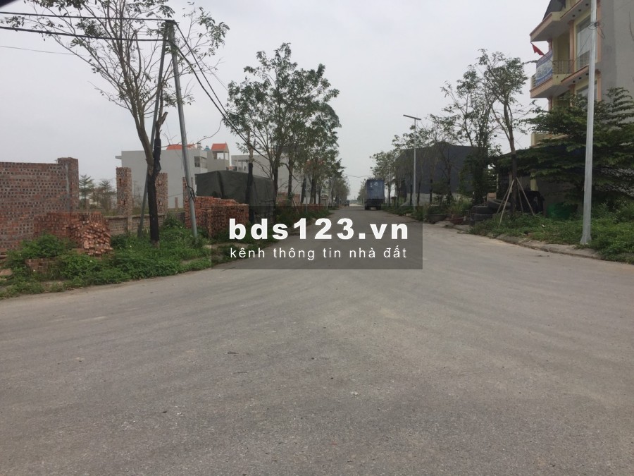 Bán lô đất 102m2 cạnh trường học tại phố nối hưng yên
