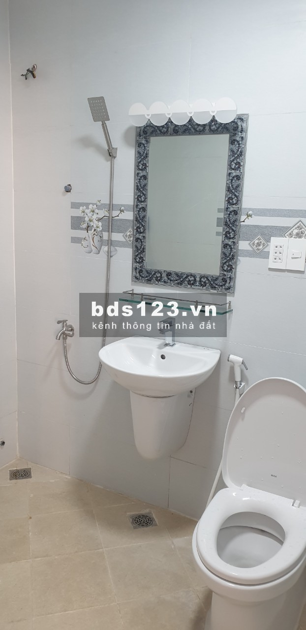 Cần bán gấp trong tuần căn góc 3PN,để lại nội thất như hình,đã có sổ hồng, chỉ cần thanh toán 700 triệu nhận nhà ở ngay