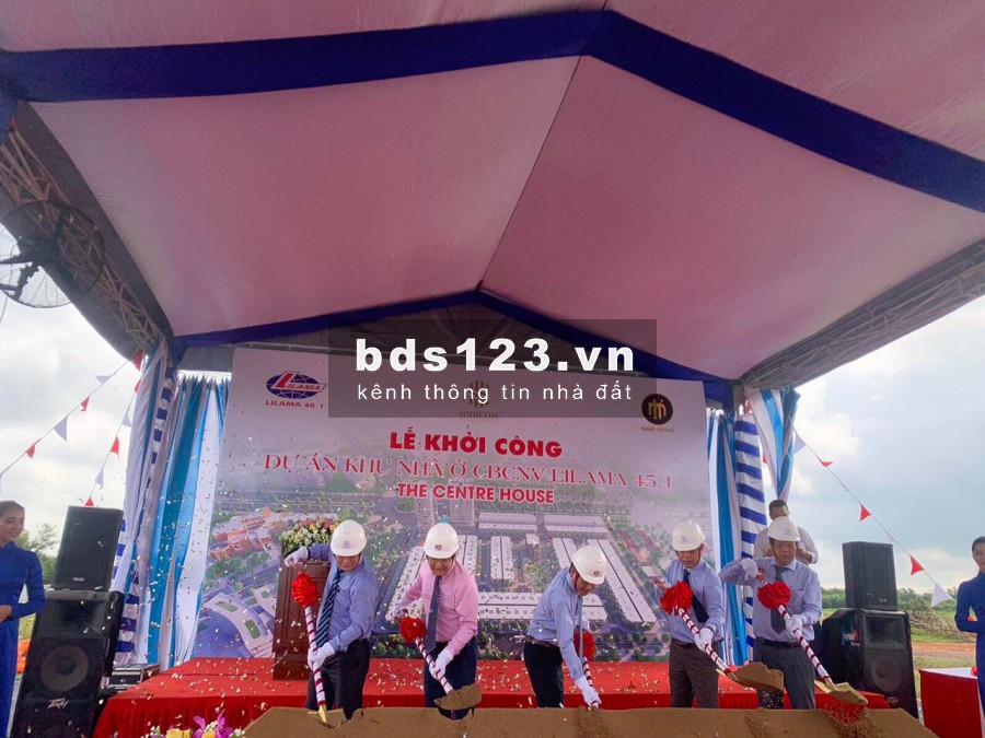 Tôi cần bán lô đất 100m2 ở Long Tân, trục đường chính vào sân bay, công chứng sổ đỏ trao tay
