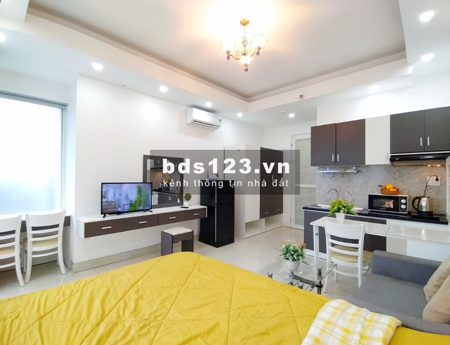 Căn hộ sang trọng quý phái bacong lớn cửa sổ thoáng Trần Quang Diệu Q3