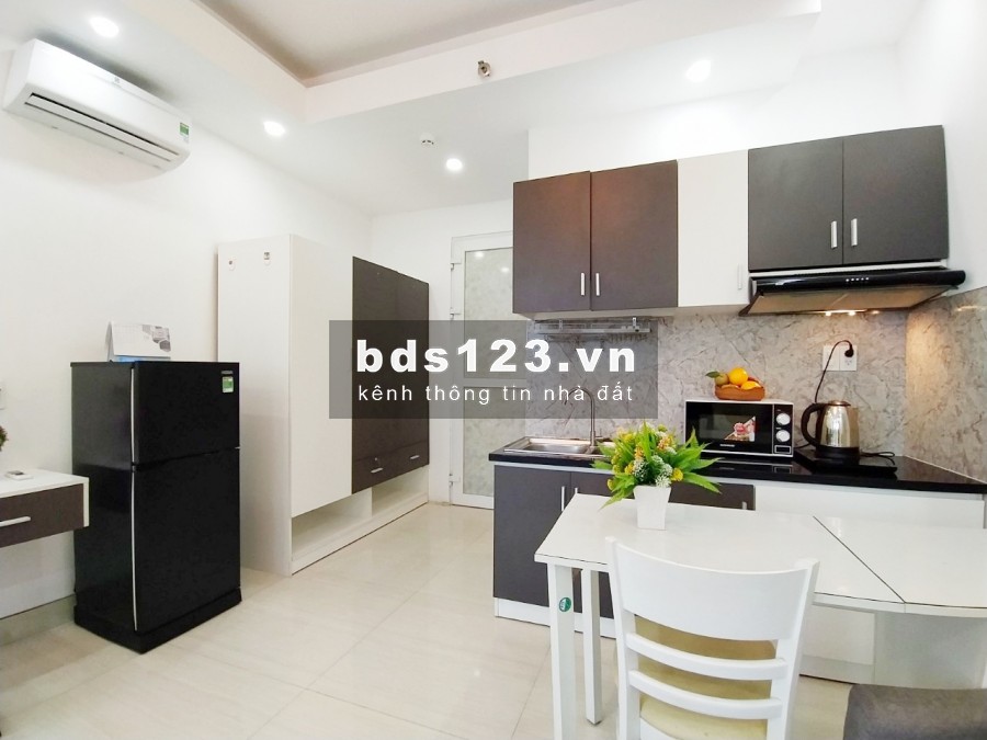 Căn hộ sang trọng quý phái bacong lớn cửa sổ thoáng Trần Quang Diệu Q3