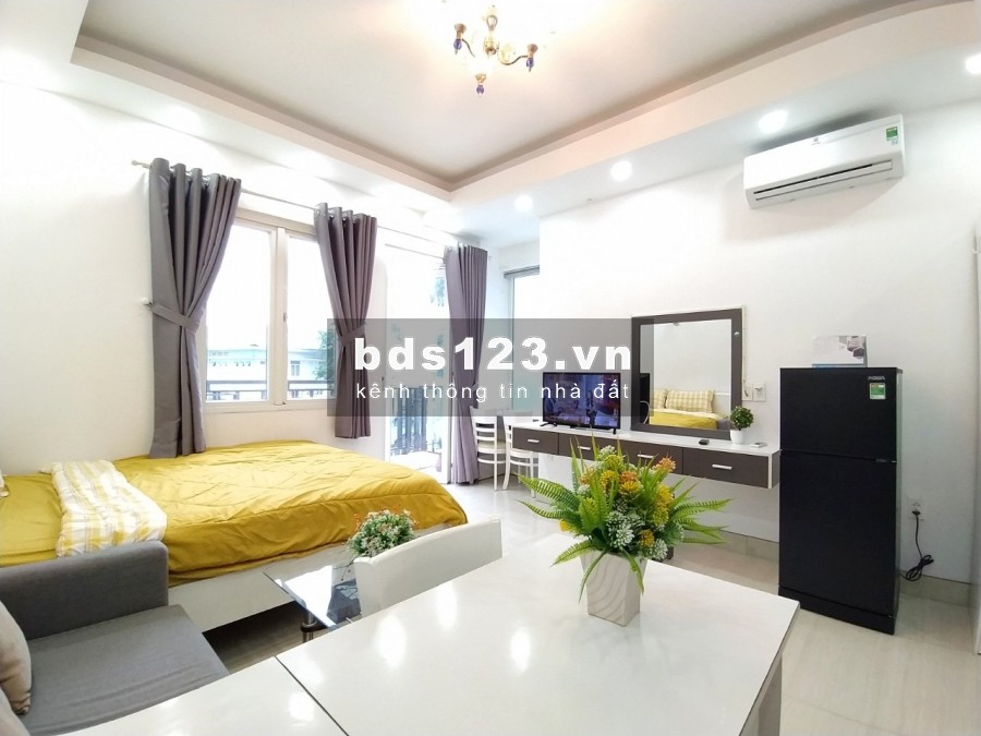 Căn hộ sang trọng quý phái bacong lớn cửa sổ thoáng Trần Quang Diệu Q3