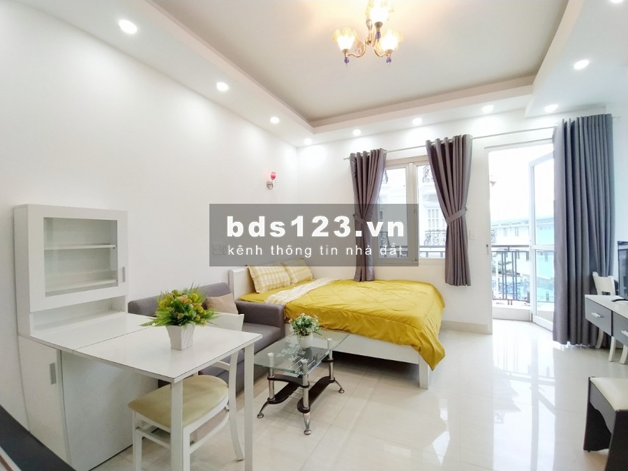 Căn hộ sang trọng quý phái bacong lớn cửa sổ thoáng Trần Quang Diệu Q3