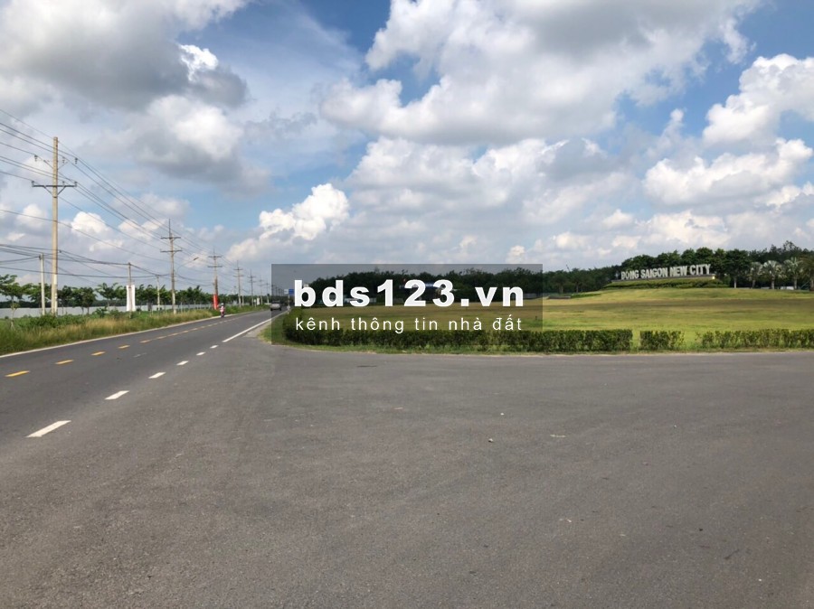 Tôi cần bán lô đất 100m2 ở Long Tân, trục đường chính vào sân bay, công chứng sổ đỏ trao tay