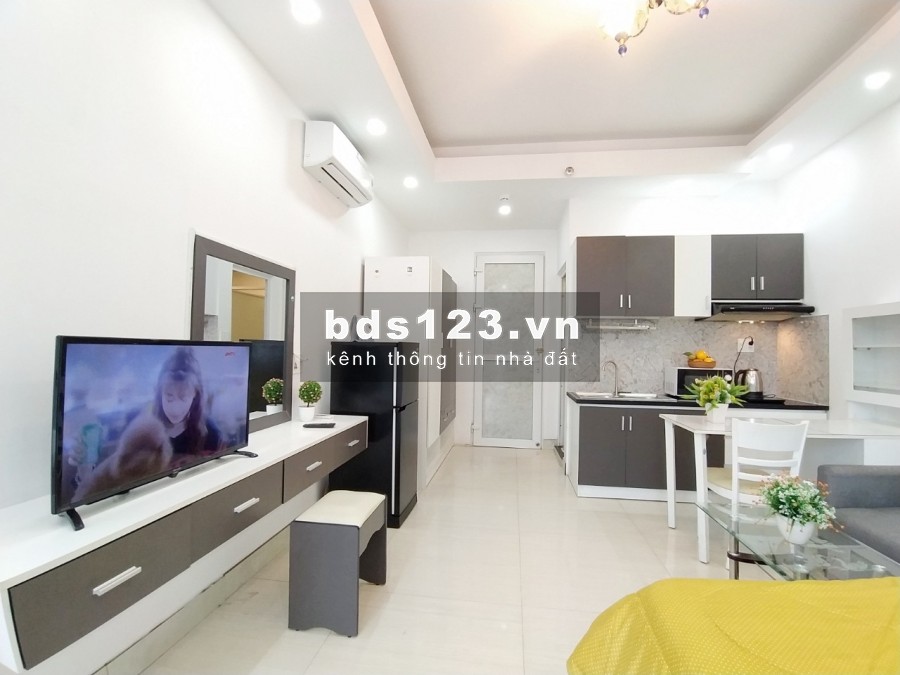 Căn hộ sang trọng quý phái bacong lớn cửa sổ thoáng Trần Quang Diệu Q3