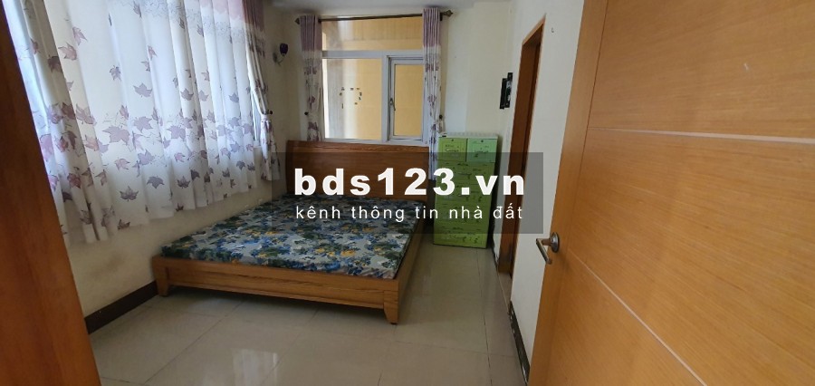 Căn 65m2, 3Pn, ban công thoáng mát,để lại nội thất,đã có sổ hồng, thanh toán 600 tr nhận nhà