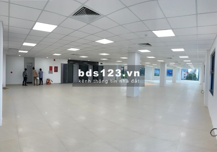 Cho thuê Tòa nhà văn phòng mới hầm 7 lầu 2000m2 trần não Bình An Quận 2 MS: