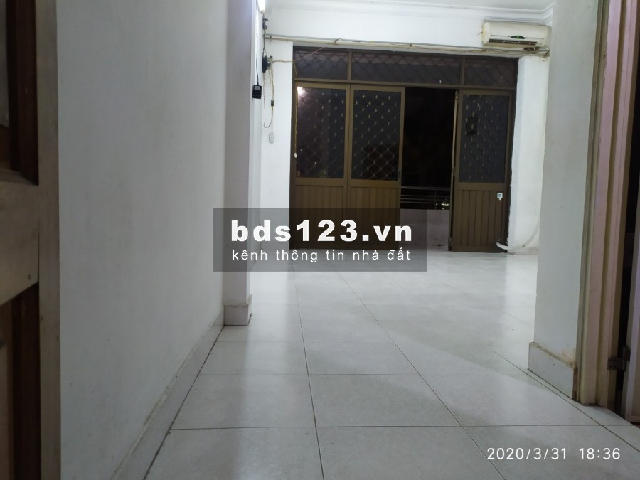 PHÒNG BAN CÔNG MÁY LẠNH SẠCH SẼ MÁT MẺ GẦN 45 BÙI ĐÌNH TÚY