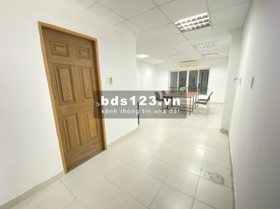 Cho thuê văn phòng giá tốt - Quận 1, chính chủ. Hướng Bắc, full nội thất