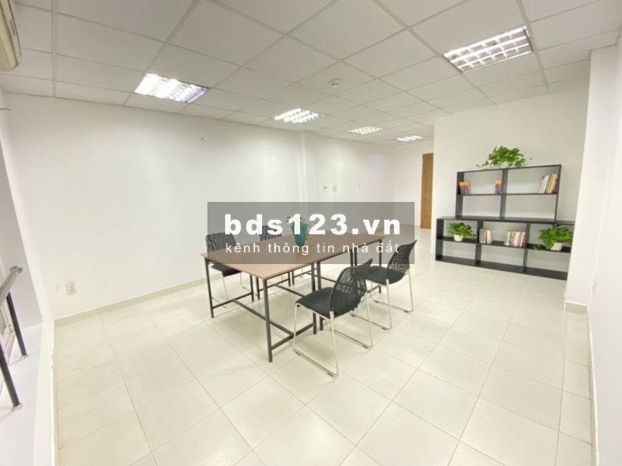 Cho thuê văn phòng giá tốt - Quận 1, chính chủ. Hướng Bắc, full nội thất