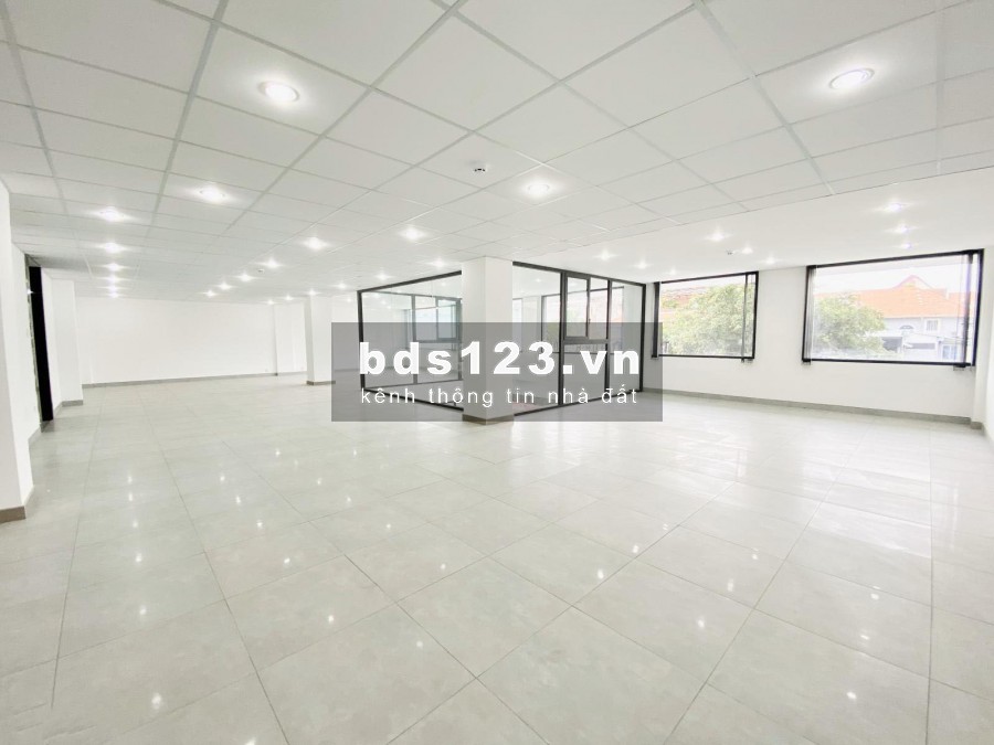 Cho Thuê Tòa nhà văn phòng mới hầm 7 lầu 2000m2 trần não Bình An Quận 2 MS:472