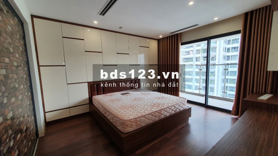 Bán gấp căn 3 ngủ 120m tầng 18 CC Cao Cấp Imperia Garden 0985800205