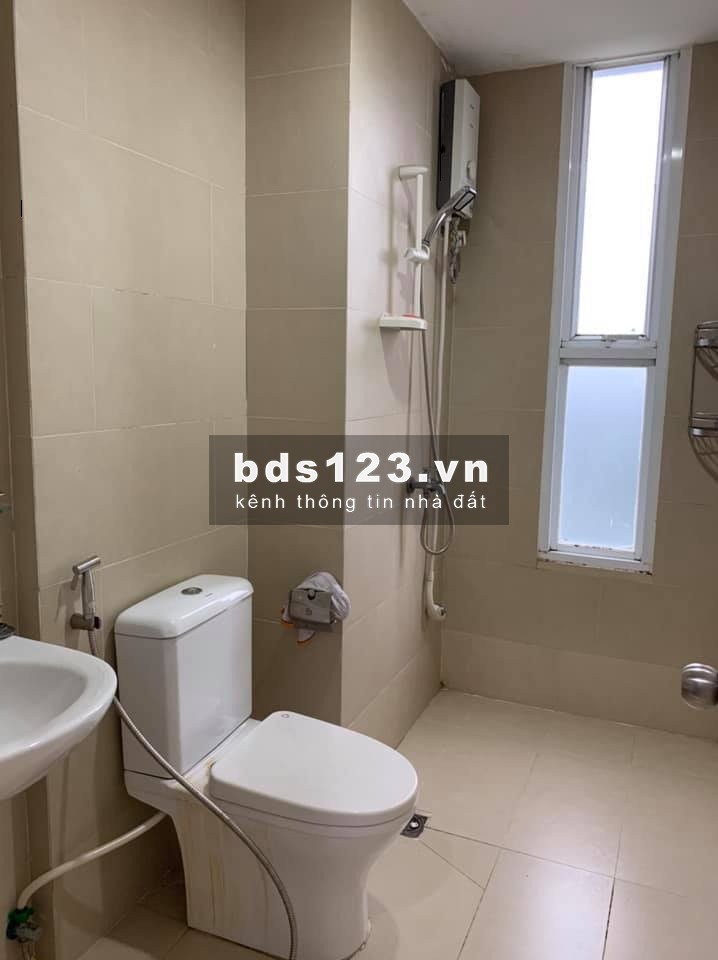 Bán Nhà To Đùng 96 m2 Giá Rẻ 7 Tỷ 300 Đường Nguyễn Thanh Tuyền. Tân Bình.