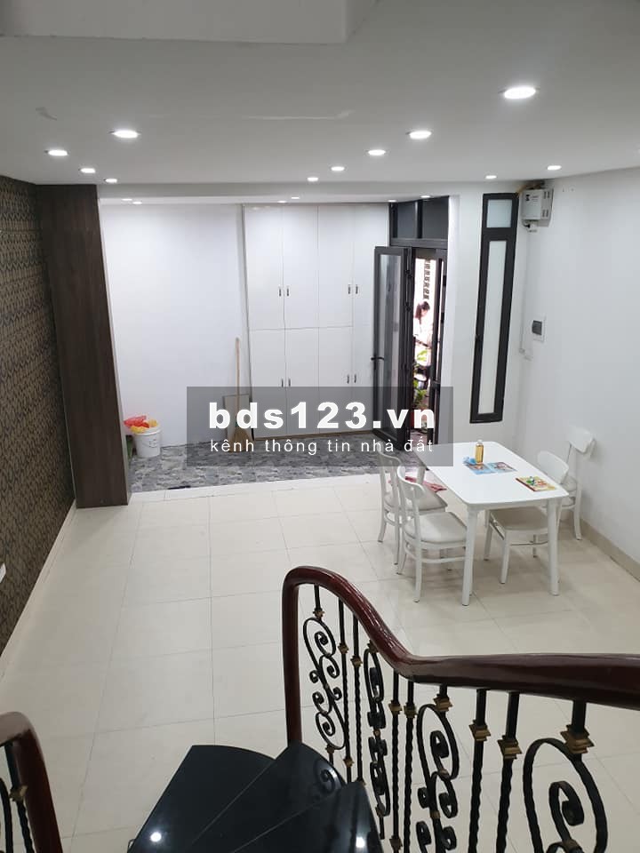[Hiếm-Hot] Nhà 3 tầng, mới, đẹp gần 40m2 cần bán phố Bồ Đề giá chỉ hơn 3 tỷ