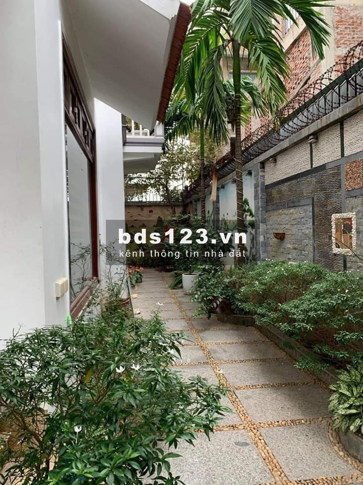BÁN GẤP! Biệt thự song lập Tổng cục 5 BCA, 207m, 4 tầng, Nội thất xịn, dân trí cao.LH 0975626023.
