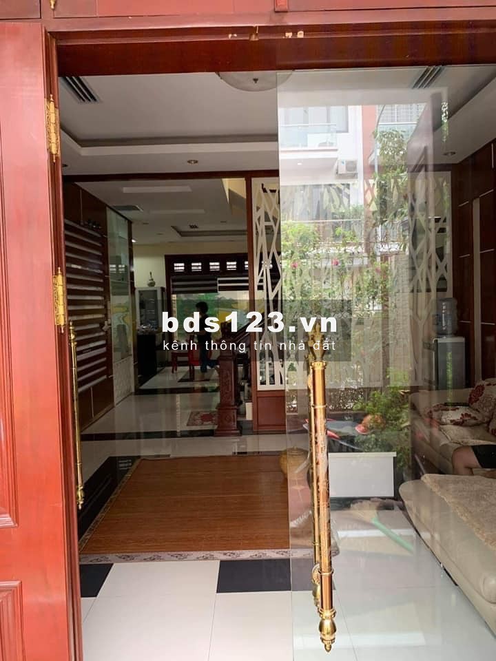 BÁN GẤP! Biệt thự song lập Tổng cục 5 BCA, 207m, 4 tầng, Nội thất xịn, dân trí cao.LH 0975626023.