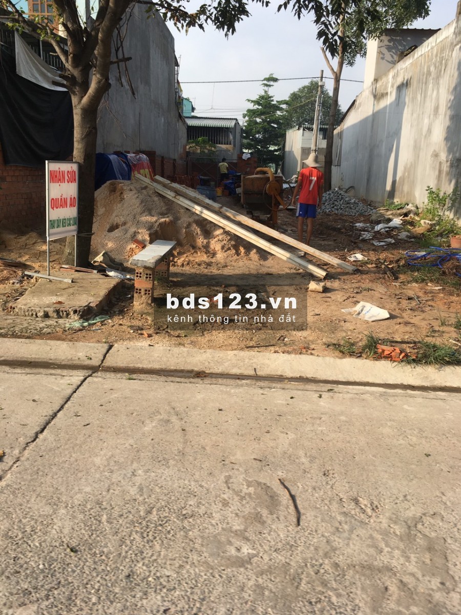 Bán gấp trong thanh 16 phòng trọ ở kín ngay khu công nghiệp đối diện chợ, dtsd 300m2, giá 1.23 tỷ