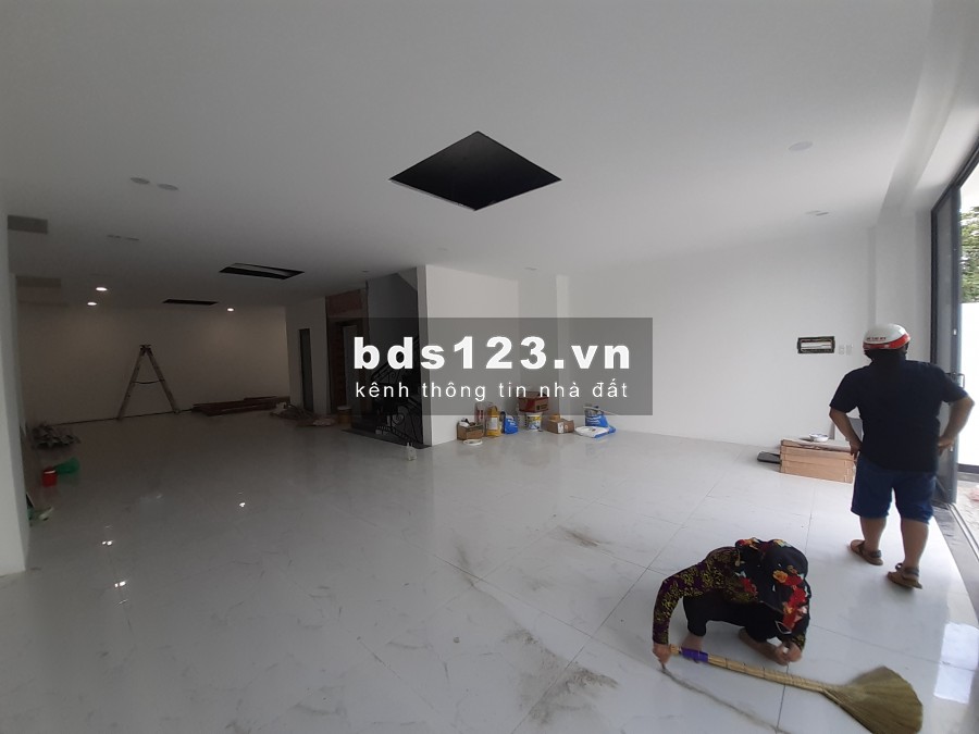 Cho thuê Building Hầm 4 lầu sàn trống suốt 680m2 Đ.34 Trần Não Bình An Quận 2 MS:1099