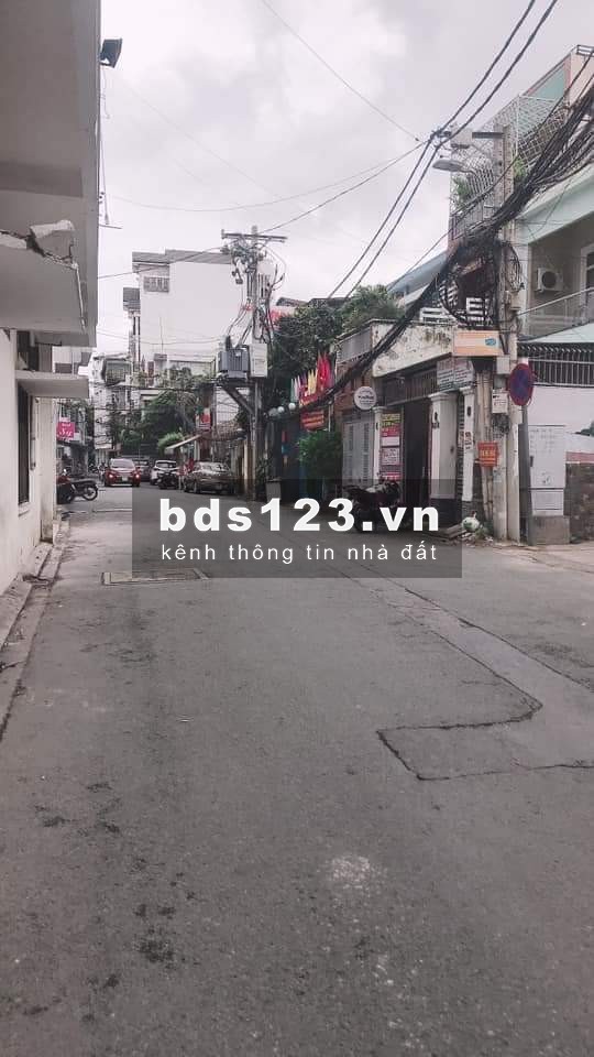 Chỉ 3.3 tỉ về ở ngay nhà mới 3 tầng Cách mạng tháng 8 Quận 10 hẻm xe hơi