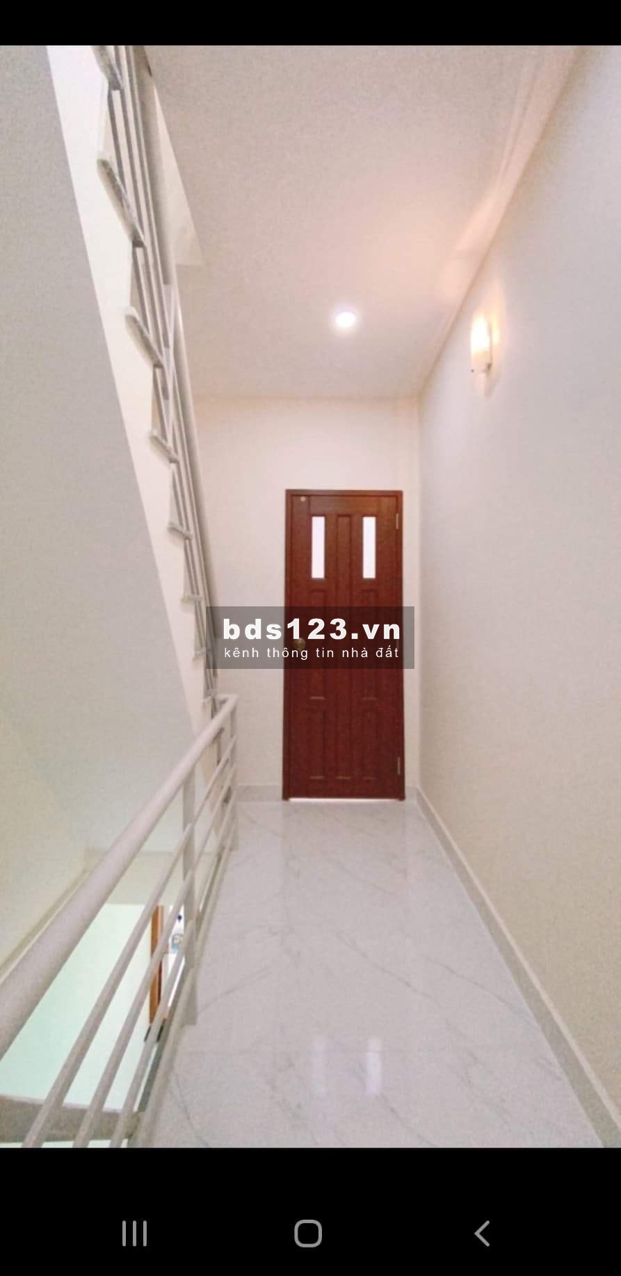Chỉ 3.3 tỉ về ở ngay nhà mới 3 tầng Cách mạng tháng 8 Quận 10 hẻm xe hơi