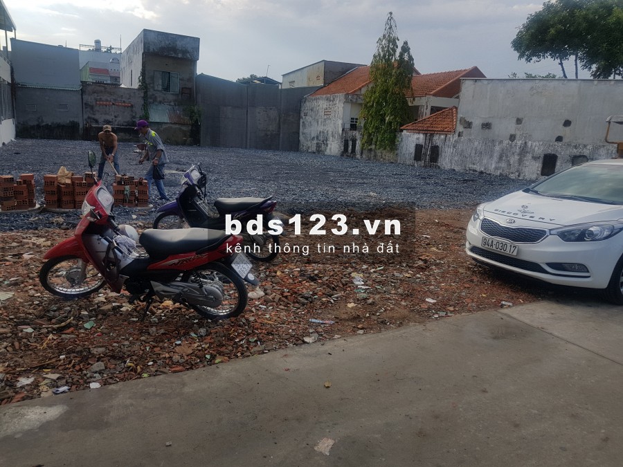 Cho thuê mặt bằng ngang 20m sâu 5m, đường oto vào được,tiện kinh doanh quán nhậu bình dân, cơm trưa, ăn sáng...