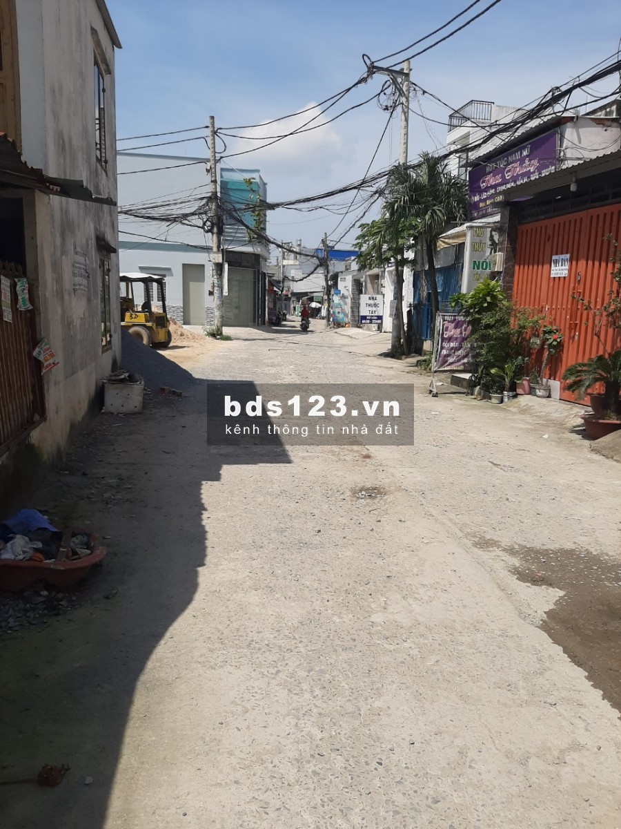 Thiếu nợ ngân hàng cần bán gấp nhà xây mới 1 lầu, hẻm 8m thông, đẹp cuối Lê Trọng Tấn Triết